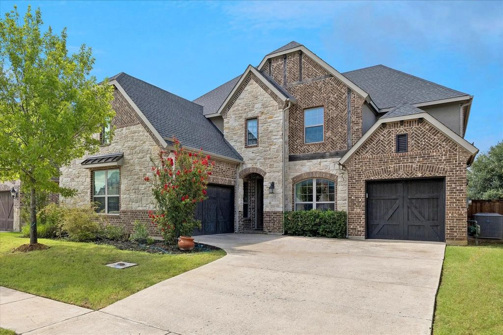 10817 Pedernales Falls Drive, Flower Mound