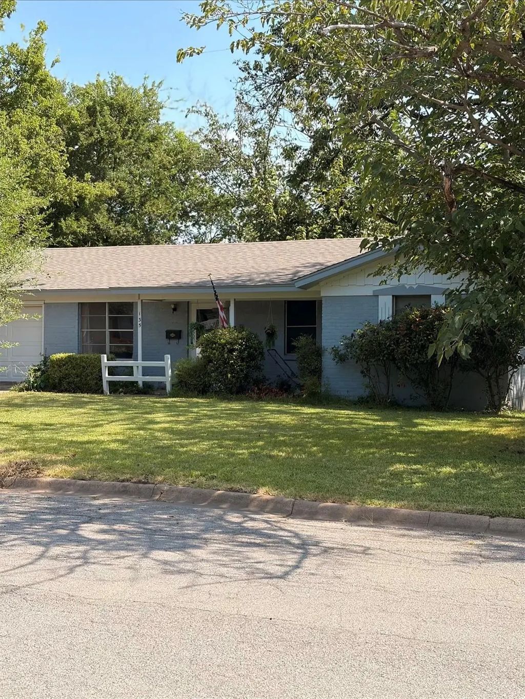 135 N Imperial Drive, Denison