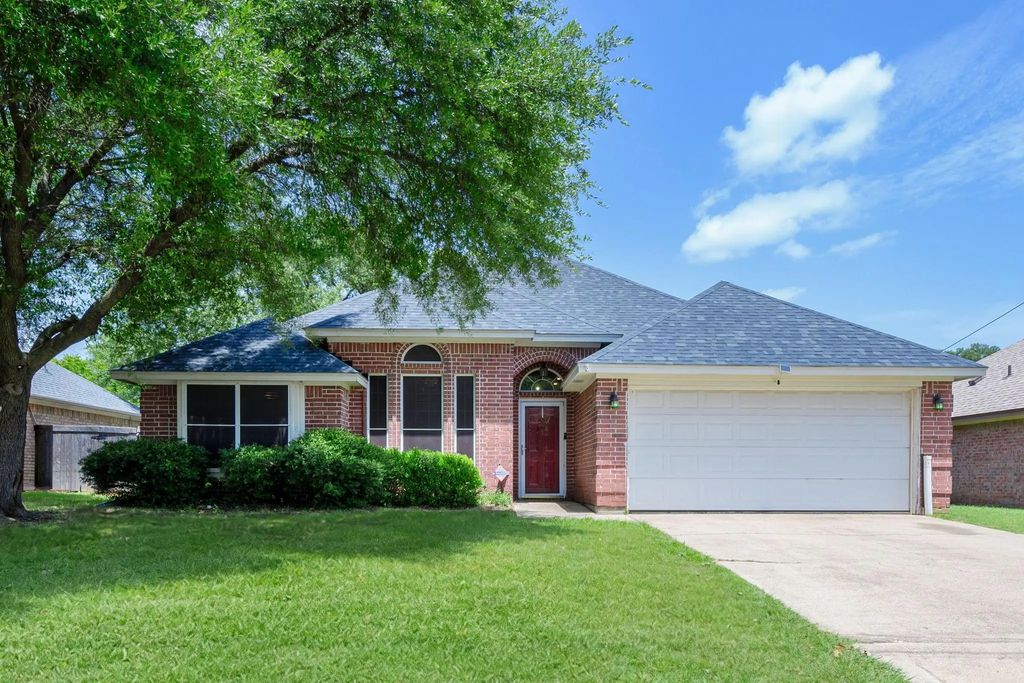 1510 Berry Patch Lane, Granbury