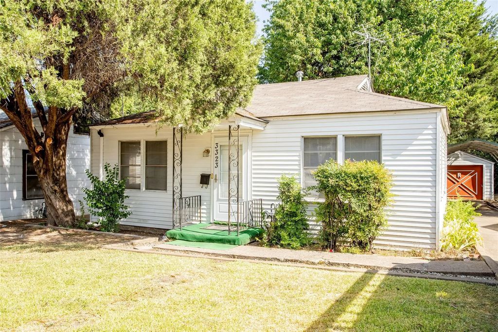 3323 W Clarendon Drive, Dallas