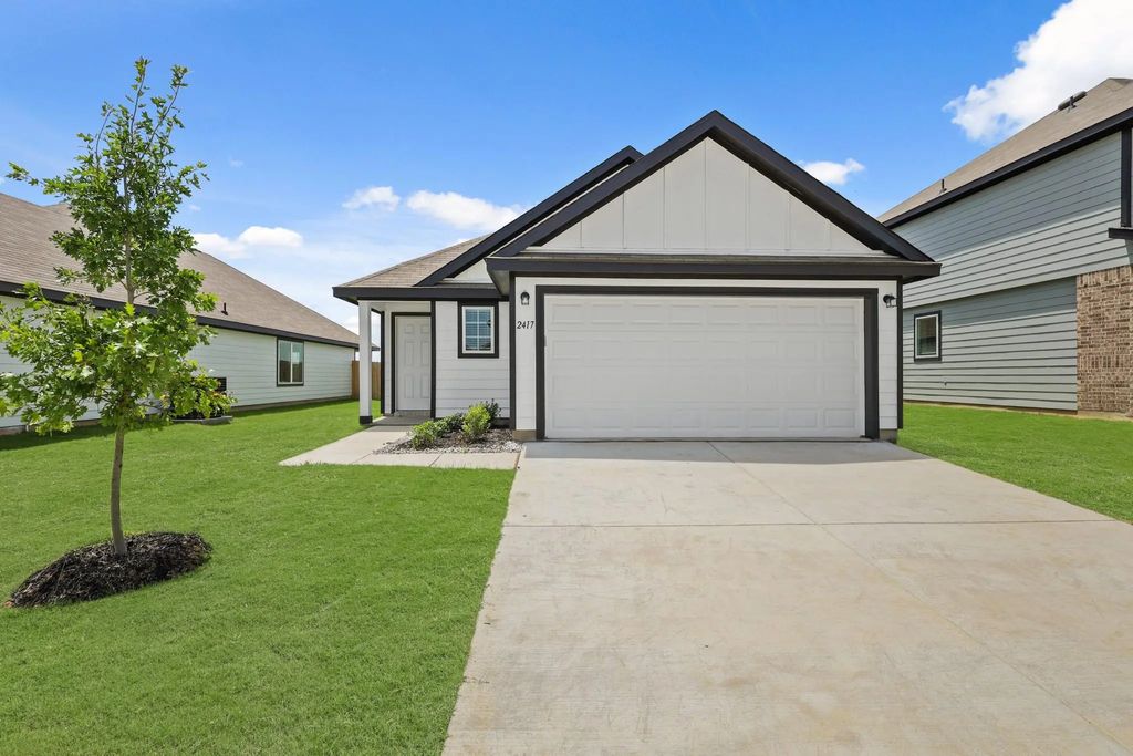 2417 Texas Ash Way, Fort Worth