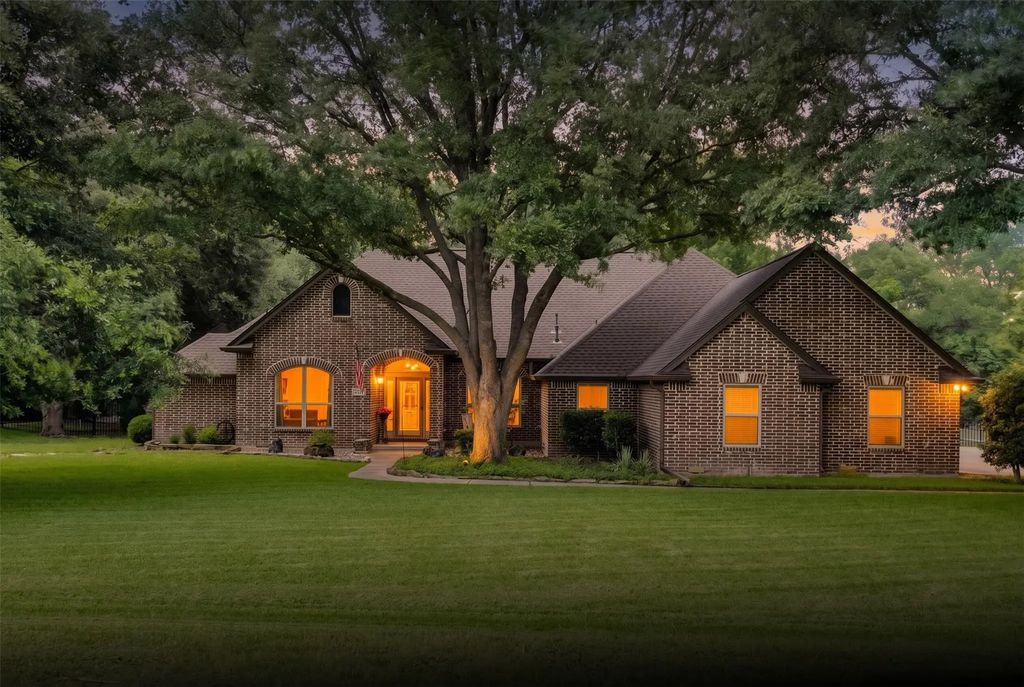 515 Seneca Drive, Waxahachie