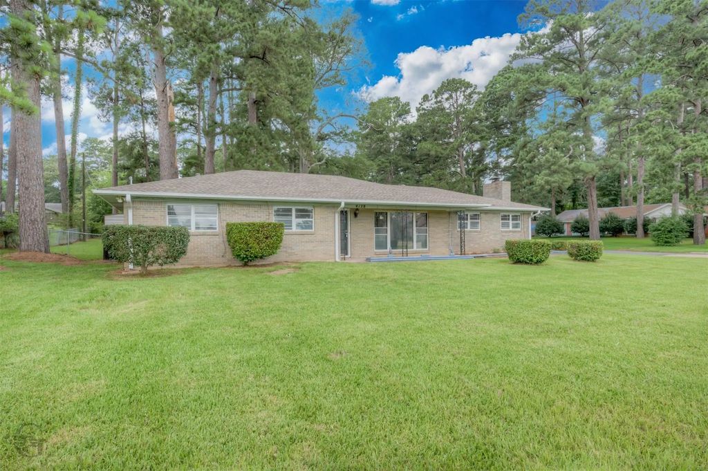 4128 Pines Road, Shreveport