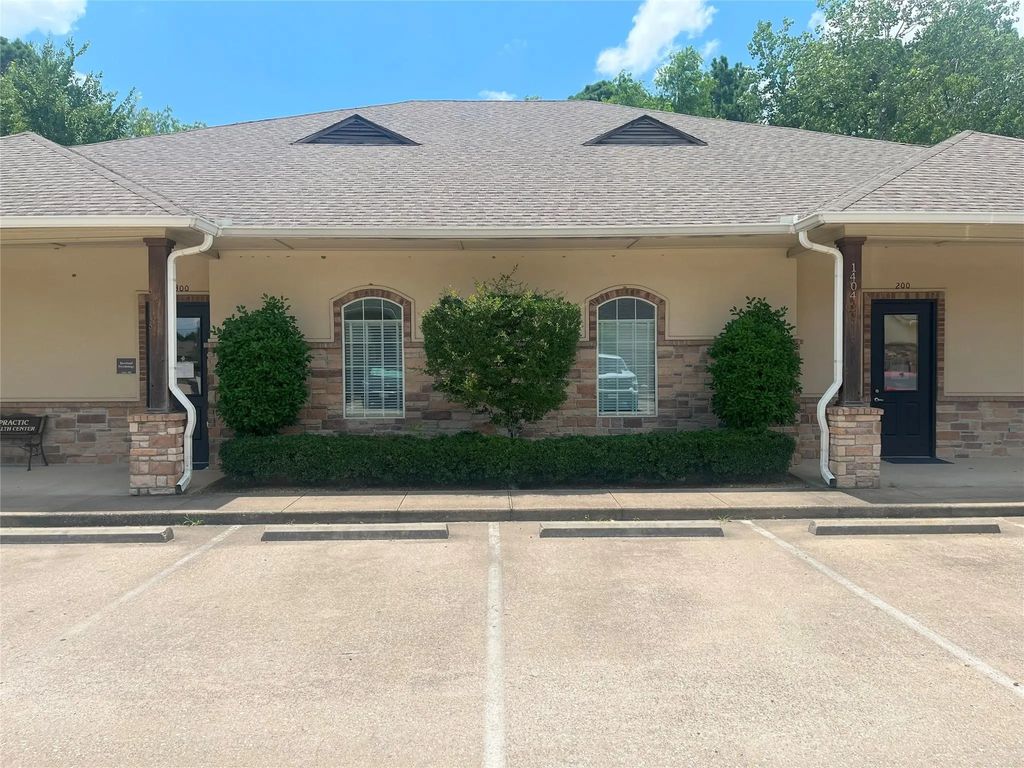 1404 Rice Road 200, 300, Tyler