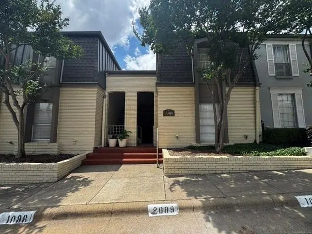 15919 Stillwood Street 2088, Dallas