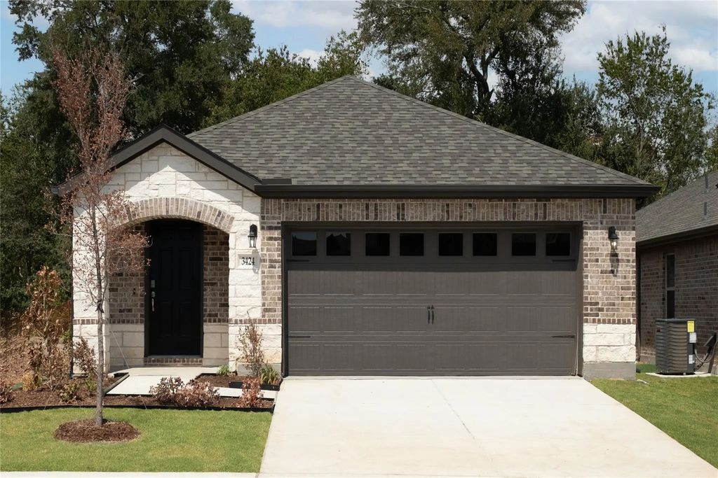 3424 Cloyce Box Drive, Anna