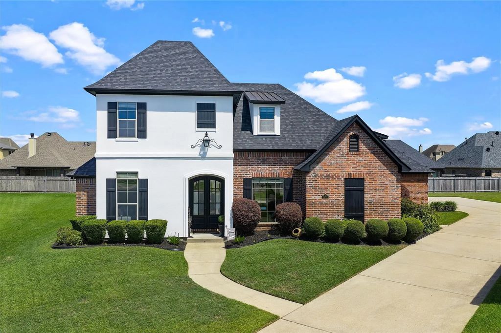 522 Falling Water Circle, Bossier City