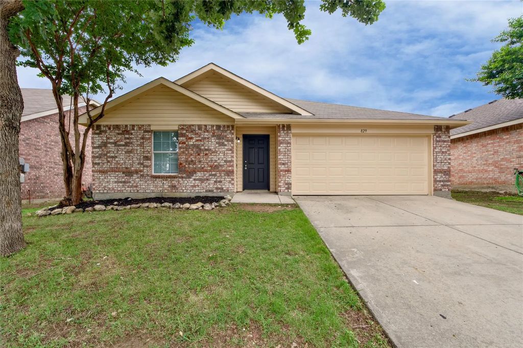 829 Santa Rosa Drive, Fort Worth