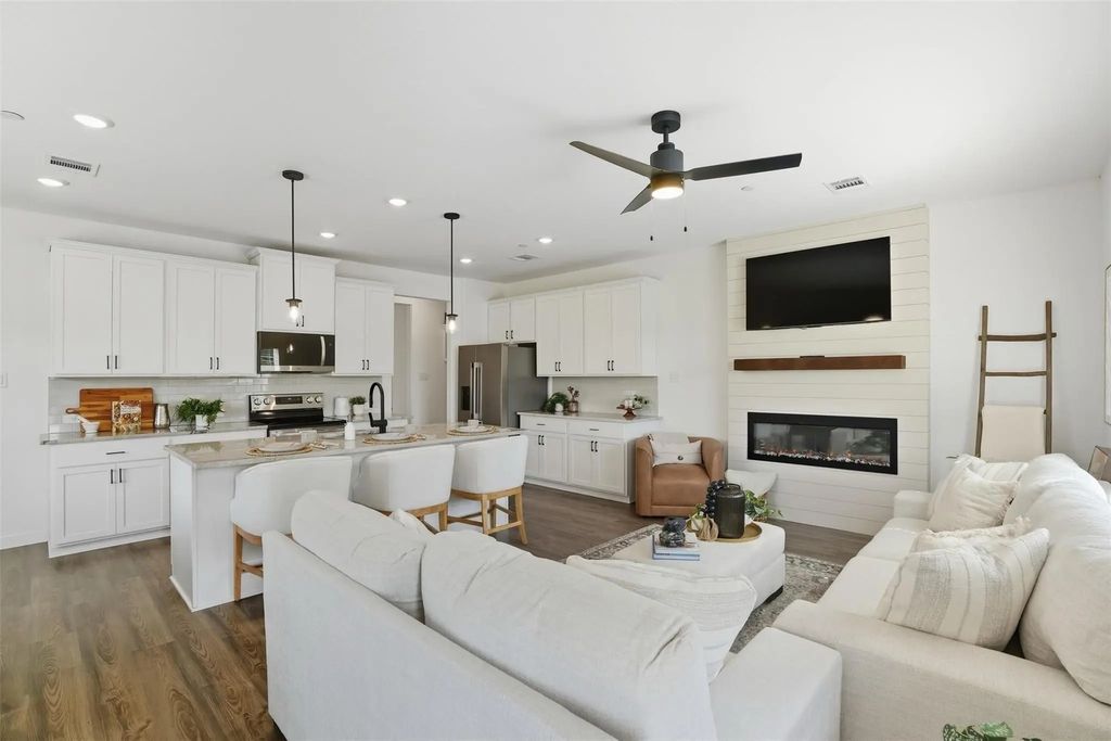 1121 Isaiah Court, Heath