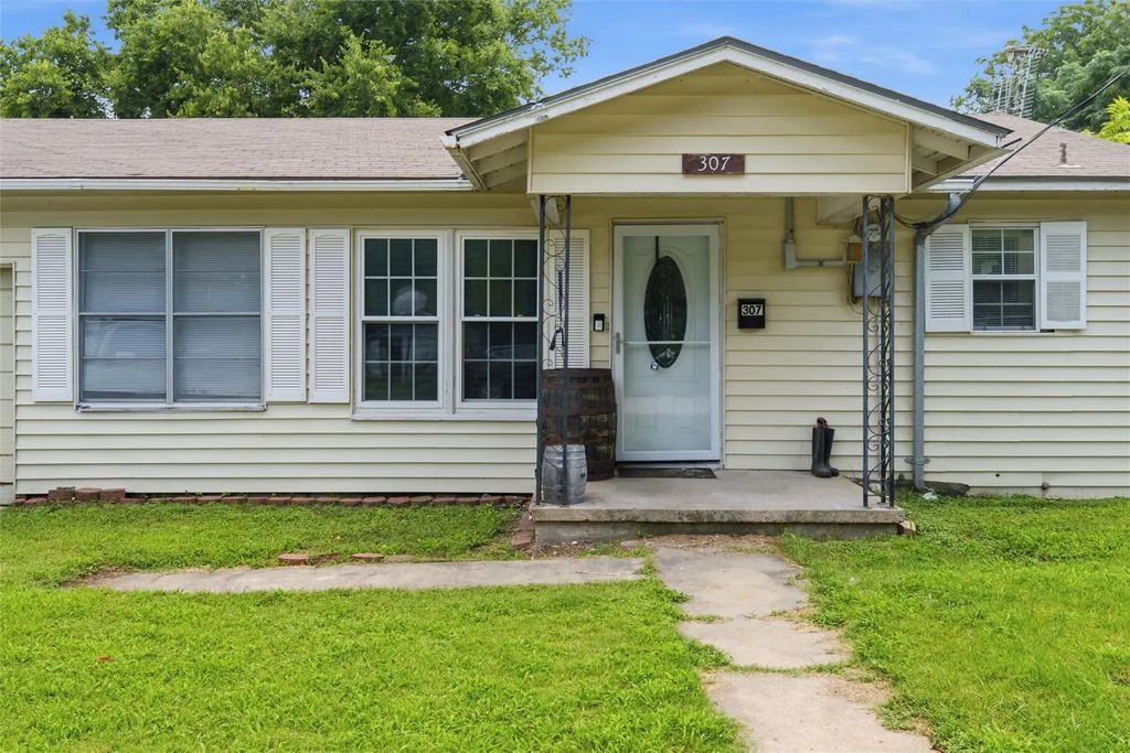 307 W Goddard Street, West