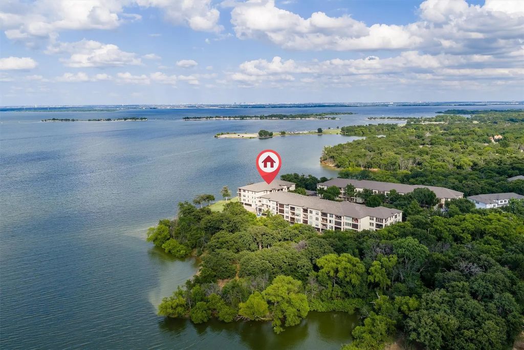 500 Waters Edge Drive 313, Lake Dallas