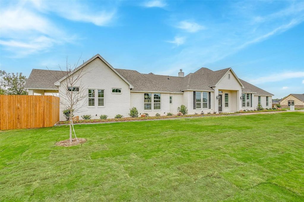 991 Hulen, Crowley