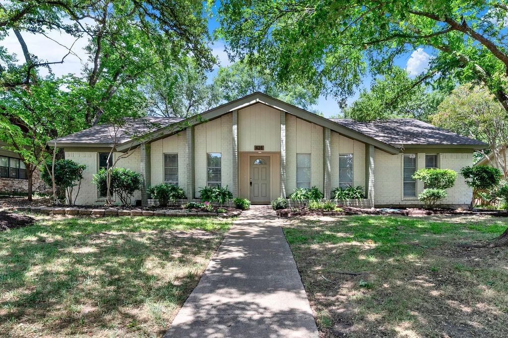428 Shady Brook Drive, Richardson