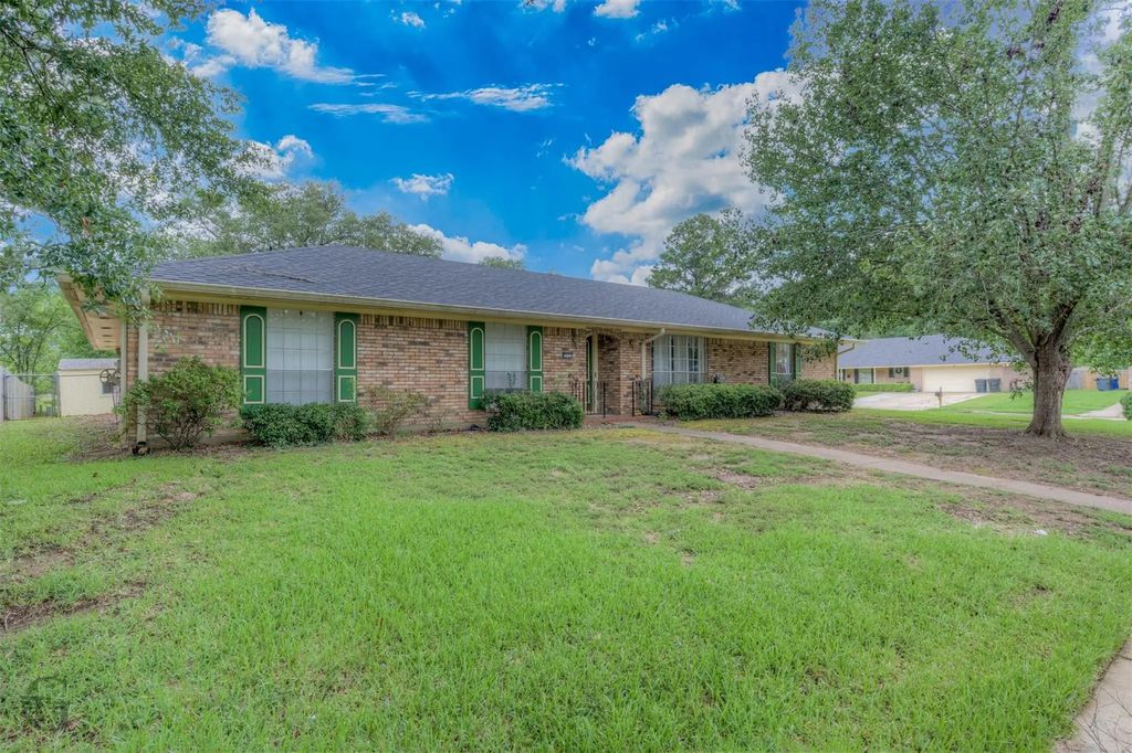 3331 Chaumont Circle, Shreveport
