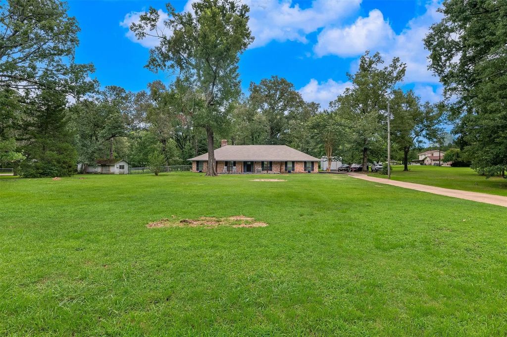 7433 Whispering Pines Drive, Shreveport