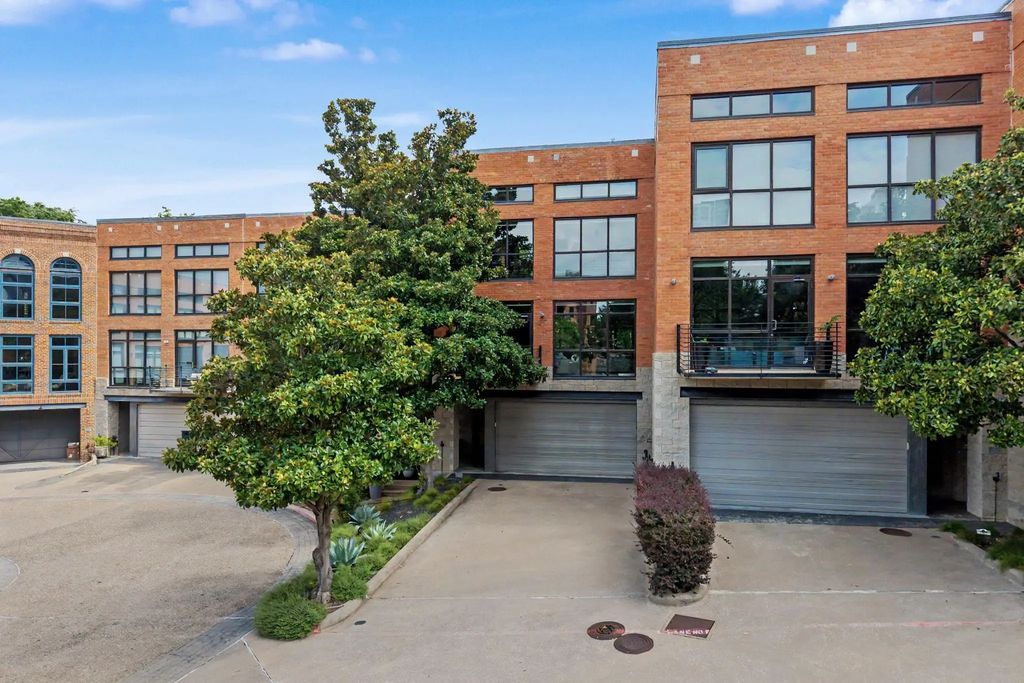 2967 Magnolia Hill Court, Dallas