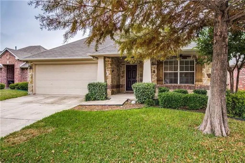 811 Creekside Drive, Little Elm