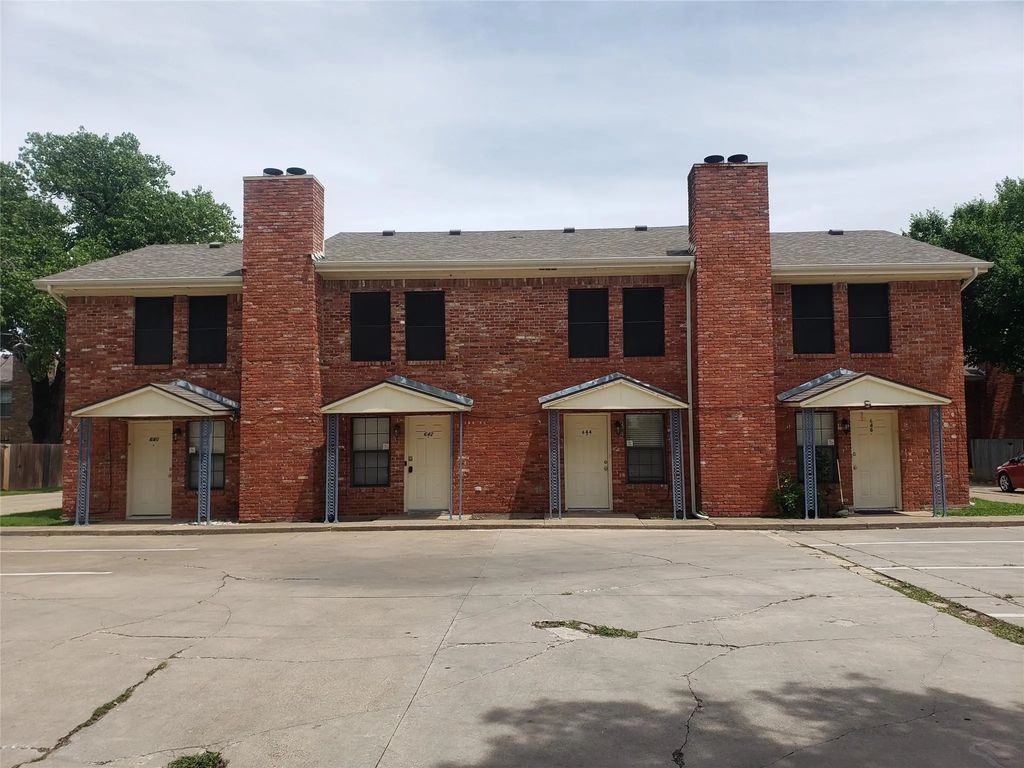 644 S Rogers Road, Irving