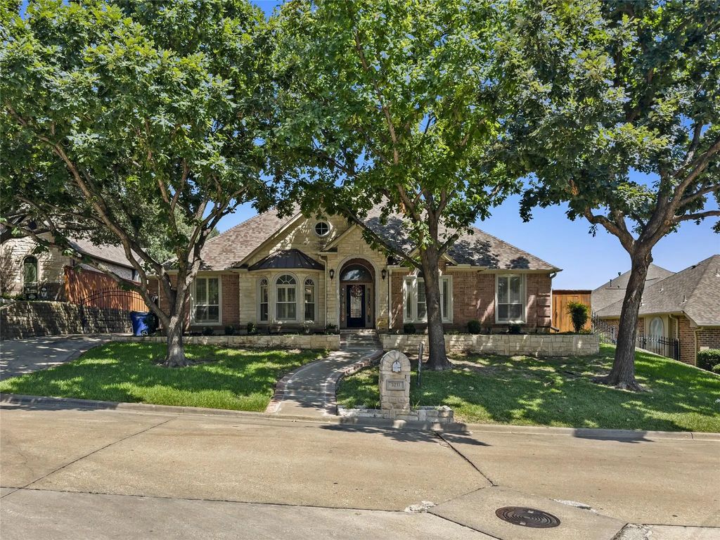 3211 Lake Creek Trail, Mansfield