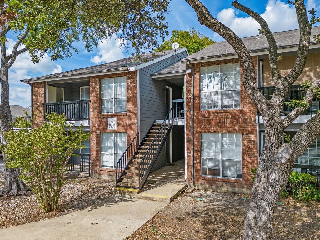18333 Roehampton Drive 418, Dallas