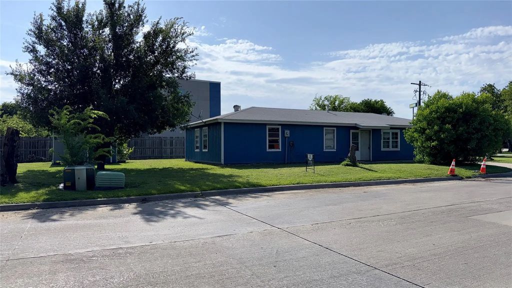 509 N 10th Street, Sanger