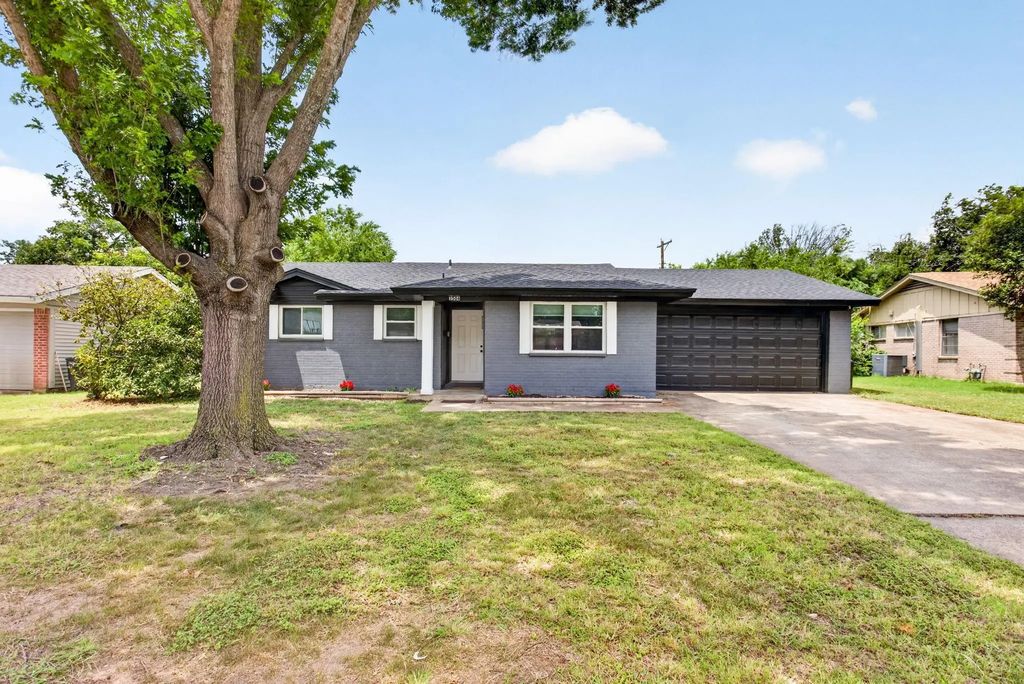 3504 Coronado Court, Fort Worth