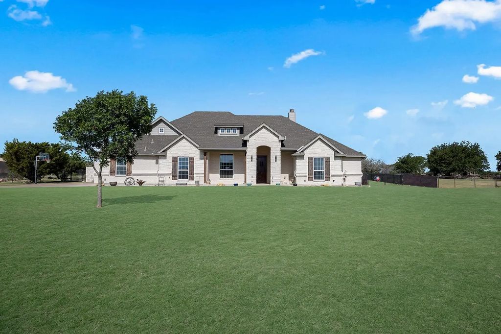 120 Lone Star Way, Godley