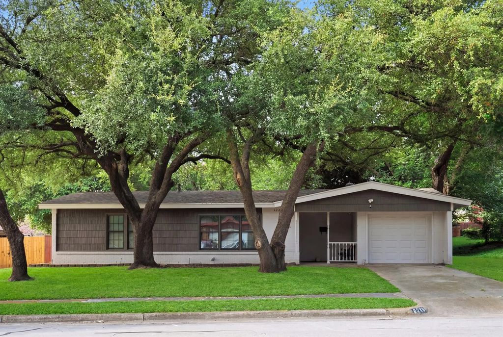 6220 Franwood Terrace, Fort Worth
