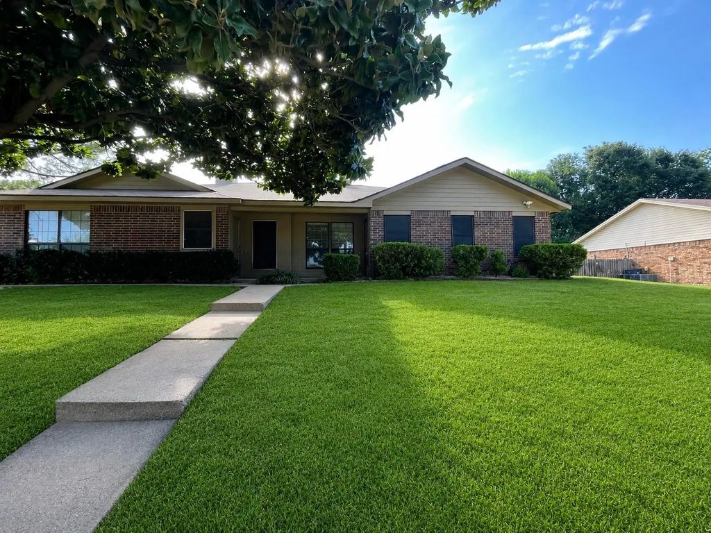 2916 Kathleen Lane, Euless