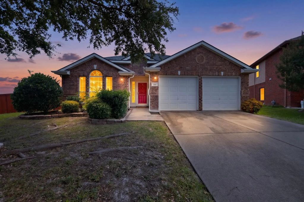 101 Wandering Drive, Forney