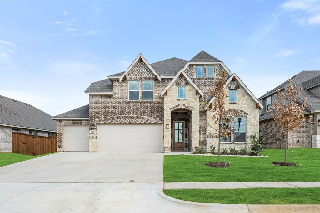 820 Condor Street, Joshua