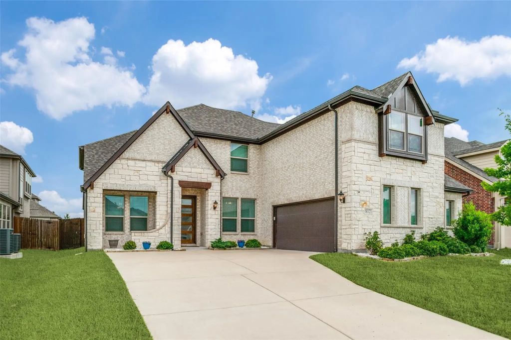 812 Woodview Court, Anna