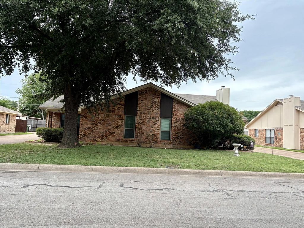5720 Cancun Drive, North Richland Hills