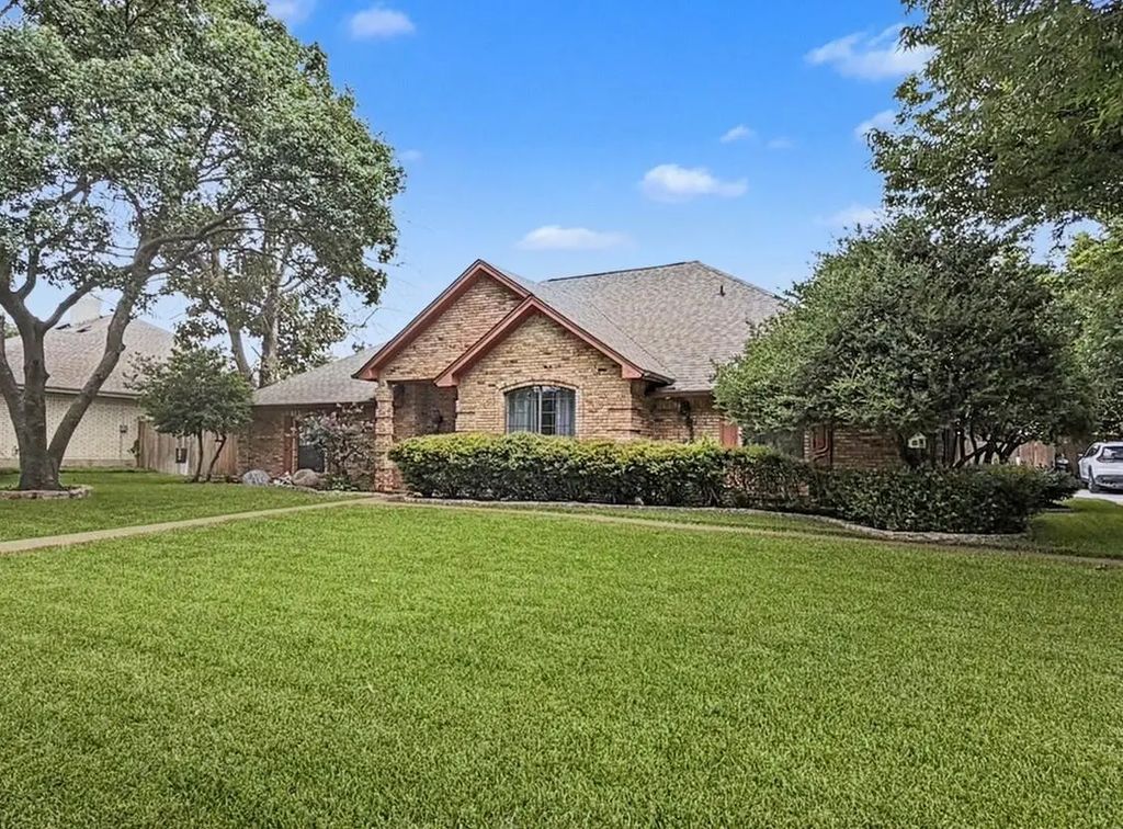 3658 Snow Creek Drive, Fort Worth