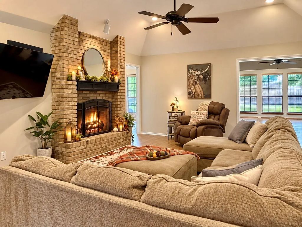 3658 Snow Creek Drive, Fort Worth