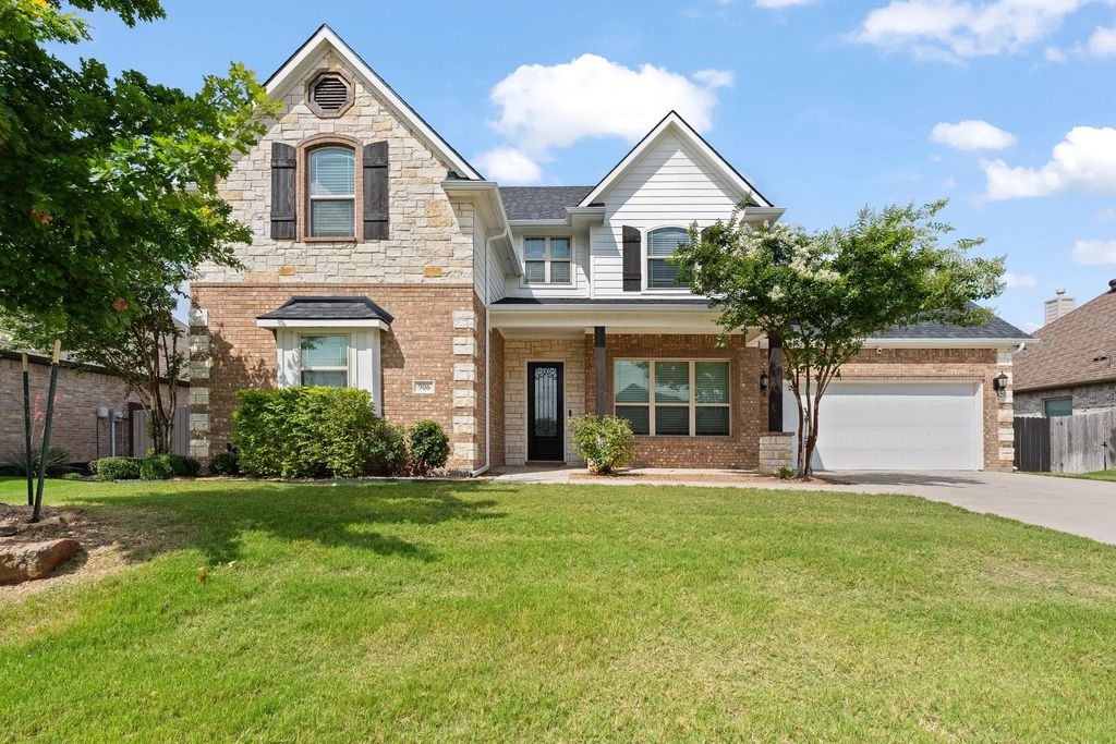 906 Bent Wood Lane, Cleburne