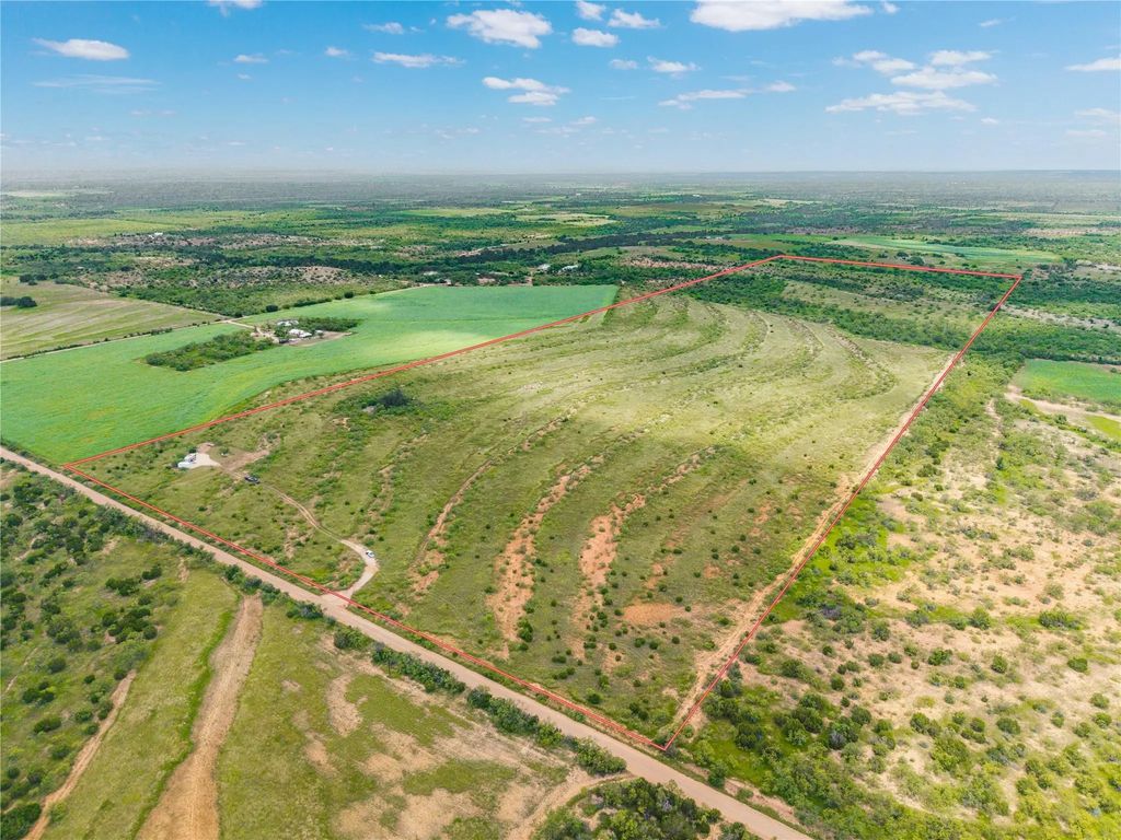 1050 County Road 258, Santa Anna