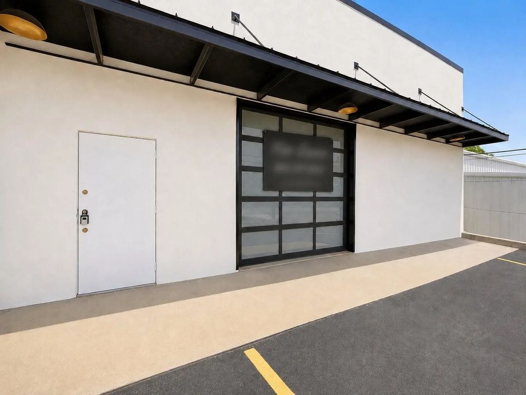 2531 W Morton Street 3, Denison