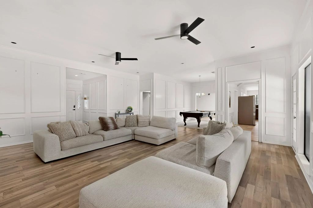 3900 N Shadycreek Drive, Arlington