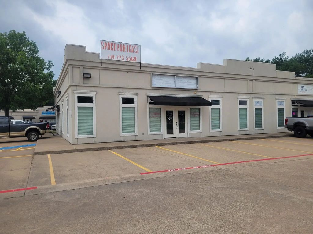 1905 W Ennis Avenue 301, Ennis