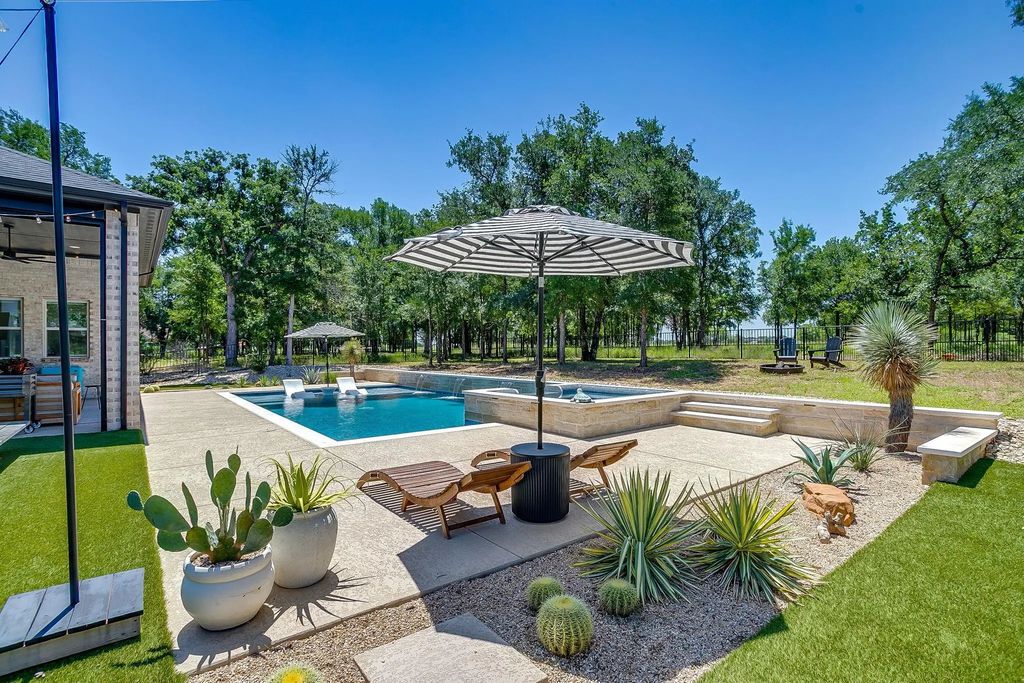673 S Sugartree Drive, Lipan