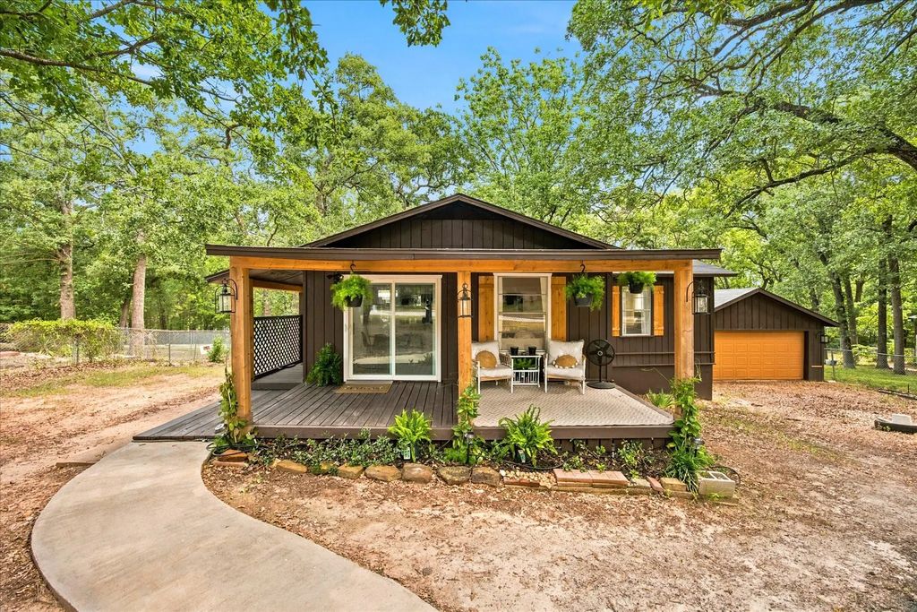 417 Shady Trail, Tool