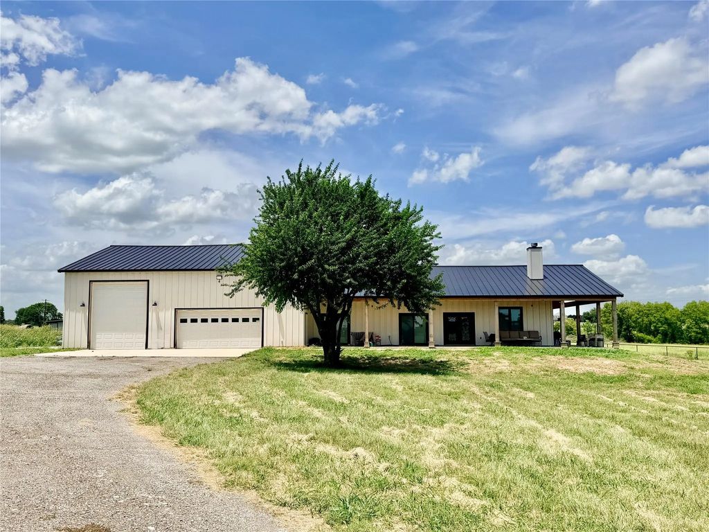 13555 Chisum Road, Sanger