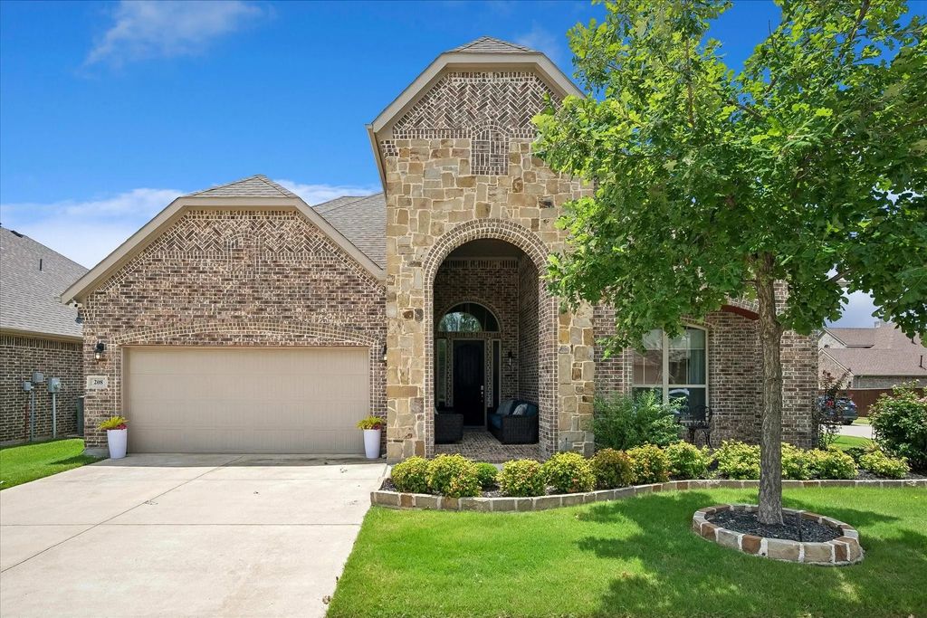 208 Equestrian Road, Hickory Creek