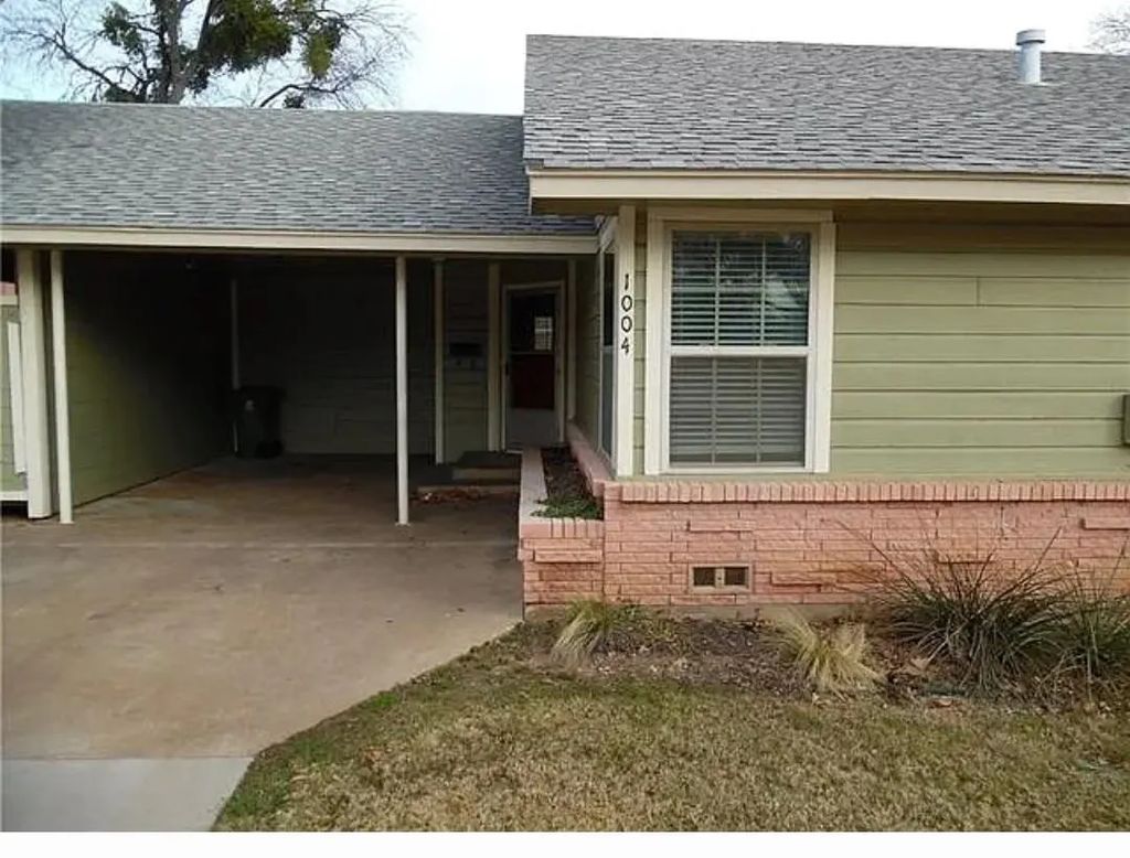 1004 W Wall Street W, Grapevine