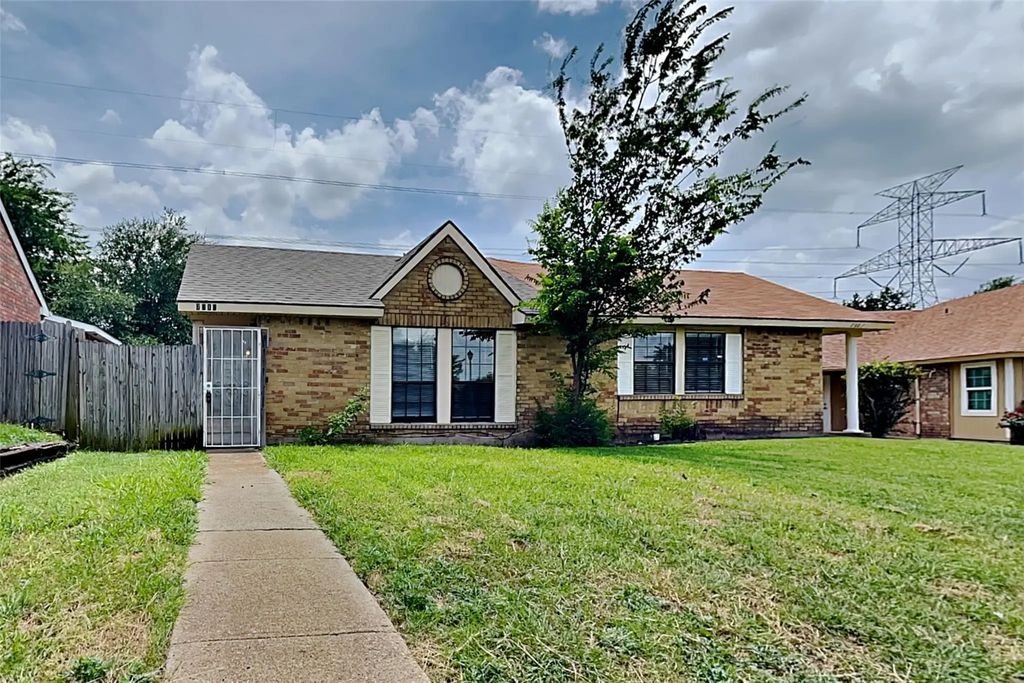 7313 Pineberry Road, Dallas