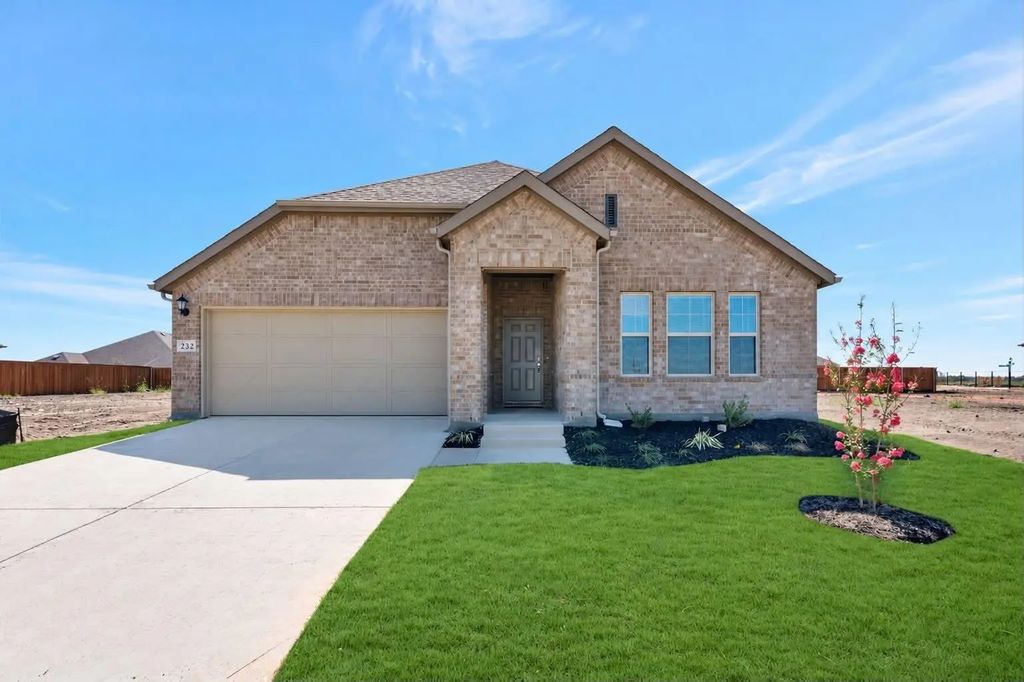 232 W Haymaker Road, Celina