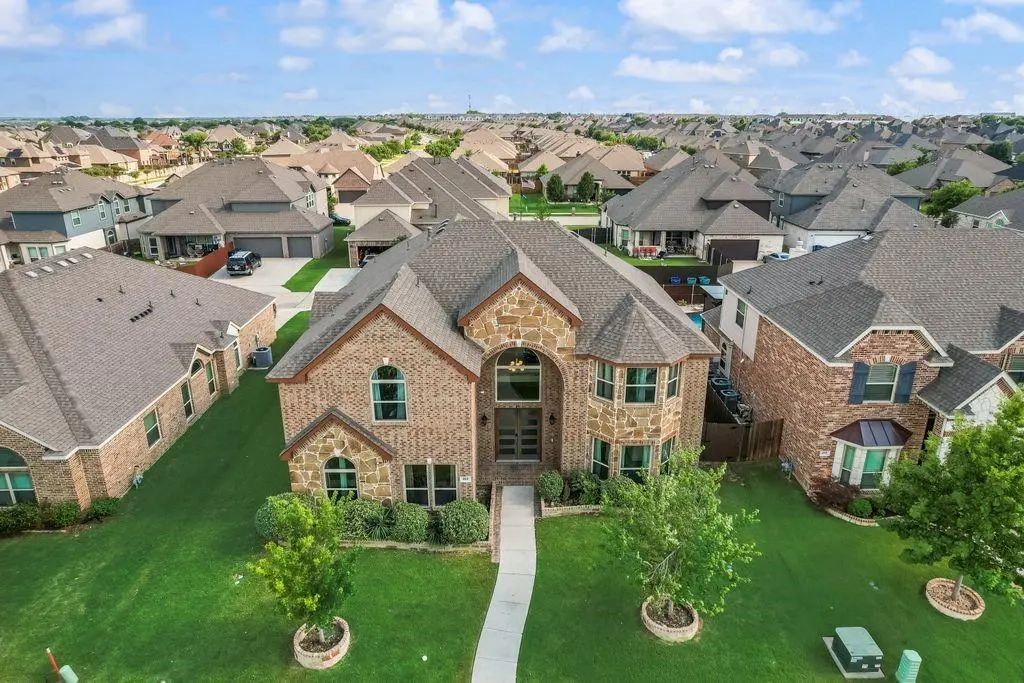 460 Harvest Grove Drive, Waxahachie