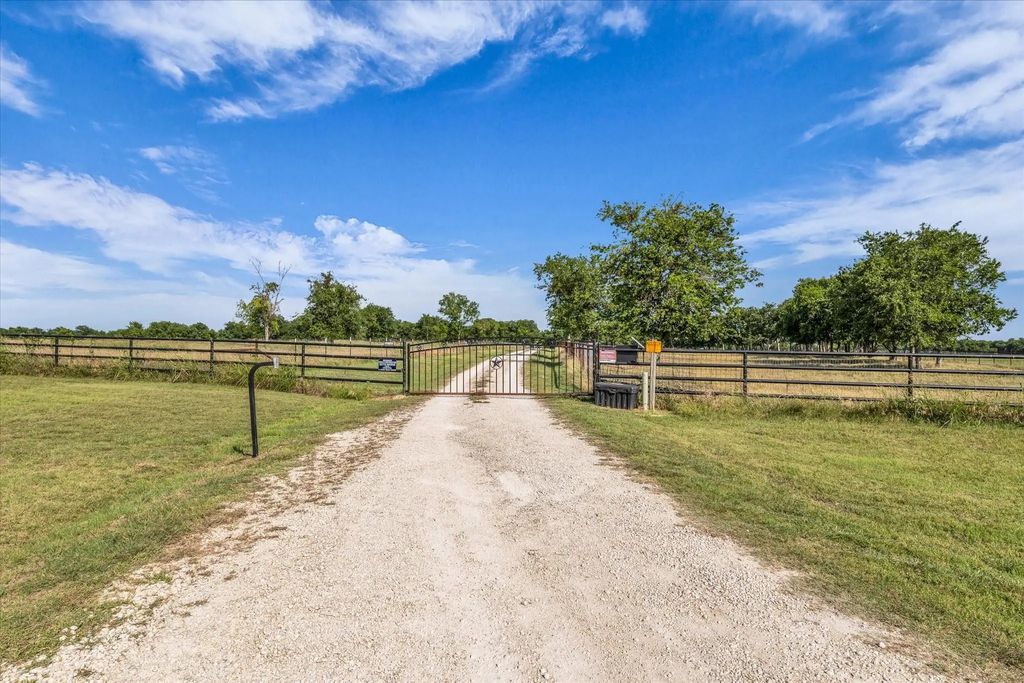 362 County Road 3230, Clifton