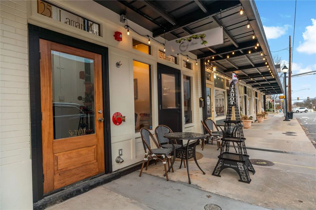 121-125 Lamar Avenue, Paris